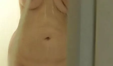 આવરી મારા ક્યૂટ લિટલ જાંઘિયો ચેક પોર્ન વી. કે. સાથે તમારા કમ જોય