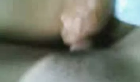 સુંદર સોનેરી કોલેજ ભજવે ચેક વેશ્યાગૃહો છે તેના ચુસ્ત ગાંડ