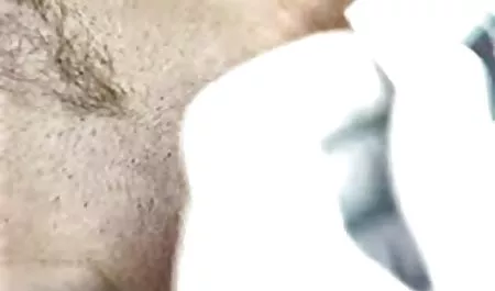 કાળી ચેક pornocasting બળવાખોર લીન પૂલ છોકરી સાથે આંતરિક વાહિયાત