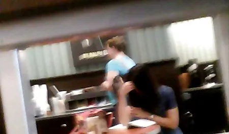 સારાહ જેસી Masturbates ચેક kingery જેલમાં સેલ