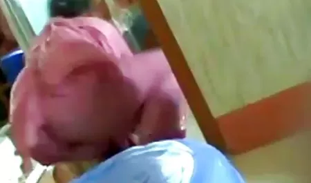 છોકરી ના મોઢા માં નાખી પારકી પોર્ન વીડિયો માં પડેલા અને fucked