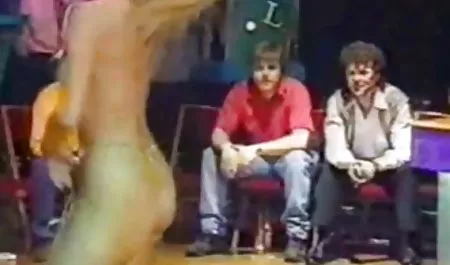 એક છેલ્લા ચુંબન ચેક રેટ્રો porn