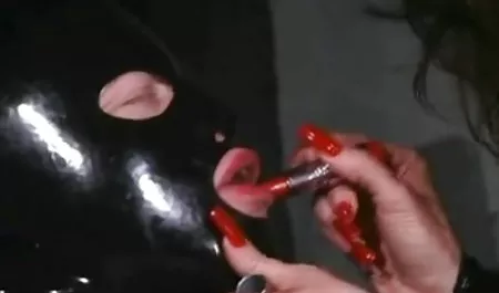 ગરમ સોનેરી Striptease ચેક પોર્ન શેરી પર