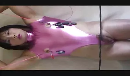 તેના પોર્ન ચેક ઓનલાઇન pussy નીચે!