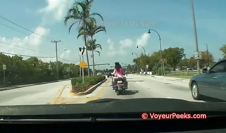 સેક્સી મોટા બોબલા ચેક સ્ત્રીઓ માટે પૈસા જાસ્મિન Fucks 2 લટકાવી ઘોડા ગ્લોરી