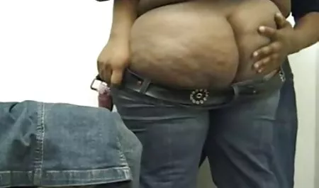 તોફાની ટીંકર બેલ શોધે છે એક મોટા બોક્સ સાથે હાર્ડ લોડો ચુસવું ગાંડ ચેક શેરીઓમાં porn