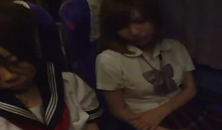 સુંદર શ્યામા અને ચેક વેશ્યાગૃહો porn Striptease, લાંબા વાળ, વાળ