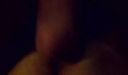 Millie પથ્થર માંગે ચેક શેરીઓમાં porn લાંબા તલવાર તેના ખૂબ મોં