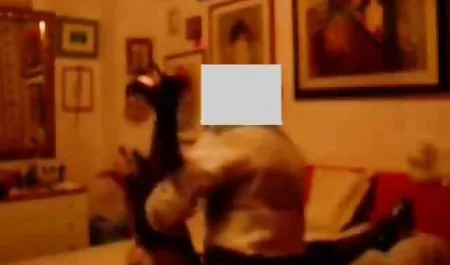 પહોંચેલું છોકરી Fucks ગાય્ઝ નથી orgasms ચેક કન્યાઓ પિતા